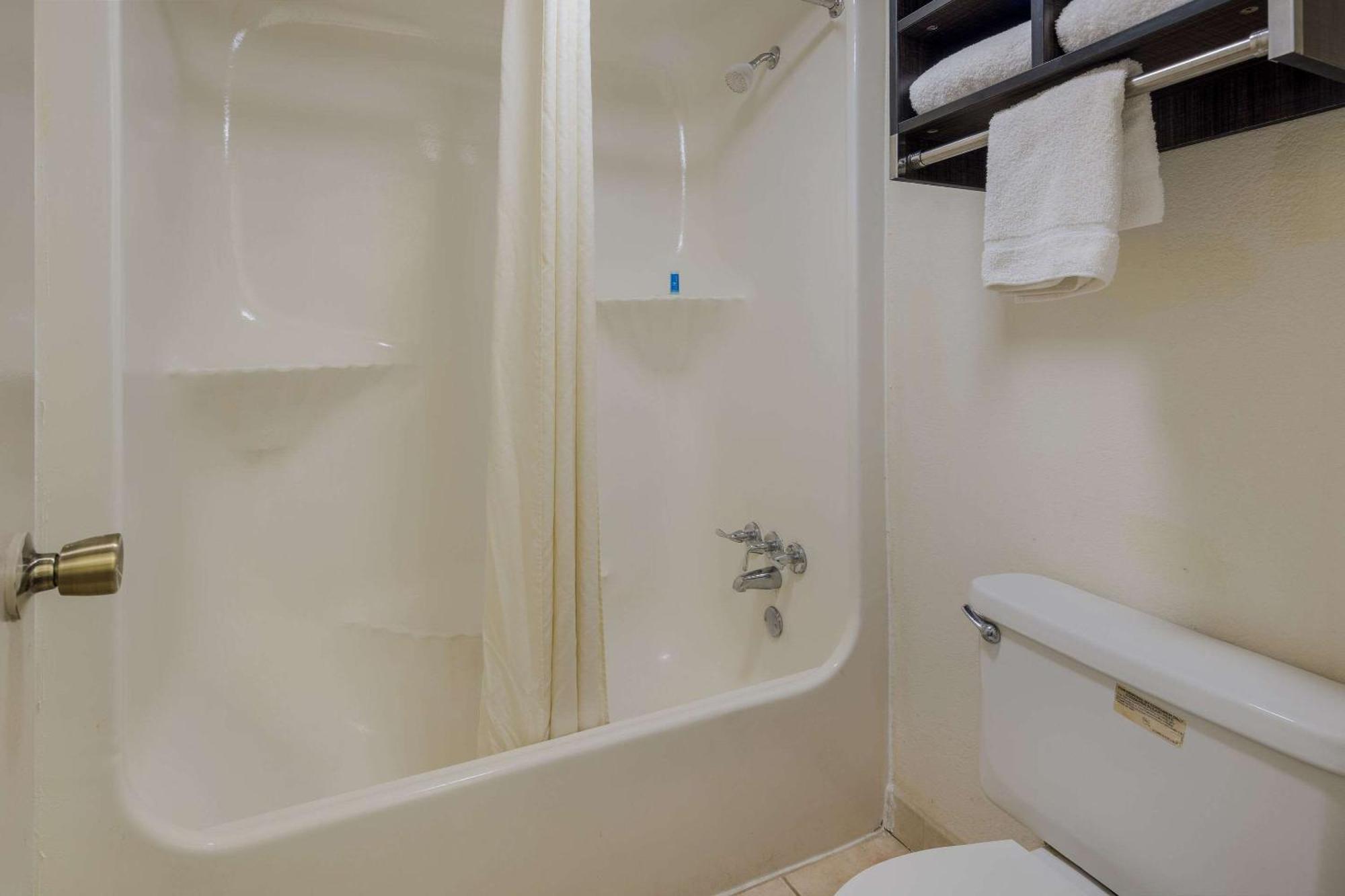 Rodeway Inn Elkton Εξωτερικό φωτογραφία