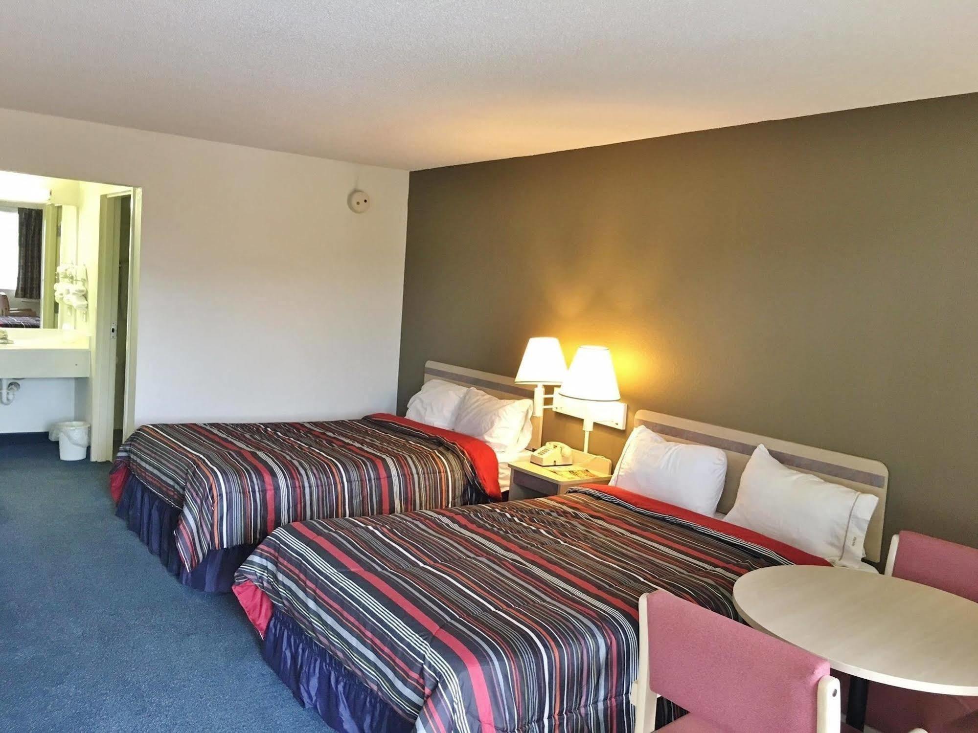Rodeway Inn Elkton Εξωτερικό φωτογραφία